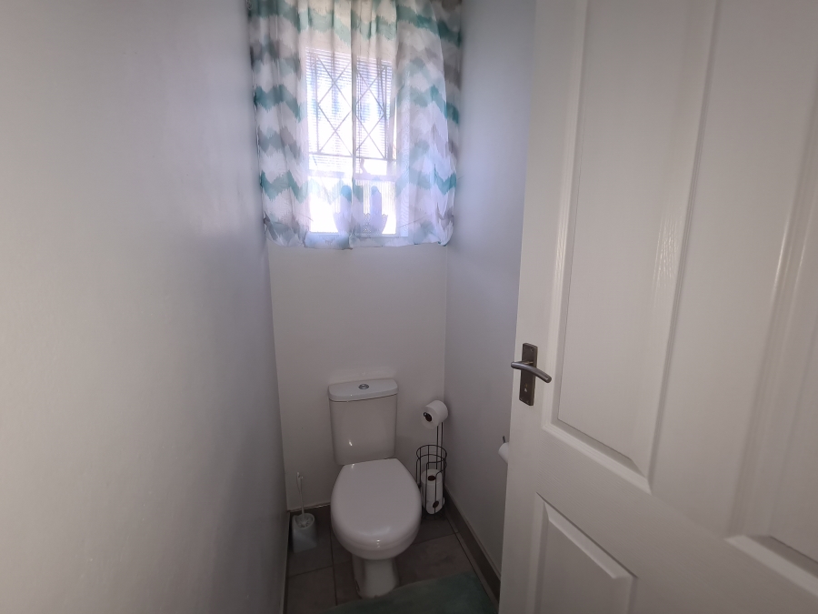 To Let 4 Bedroom Property for Rent in Port Alfred Eastern Cape